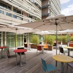 Отель Holiday Inn Express PARIS-Canal de la Villette