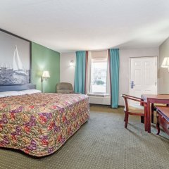 Super 8 by Wyndham Marianna in Marianna, United States of America from 88$, photos, reviews - zenhotels.com guestroom photo 3