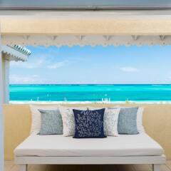 Отель Beach House Turks and Caicos балкон
