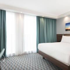 Отель Hampton by Hilton London Stansted Airport комната для гостей фото 2