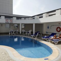 Avari Hotel Apartments с домашними животными