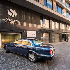 Отель EXCLUSIVE Aparthotel парковка