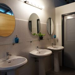 T Hostel @ Rama 4 Бангкок ванная
