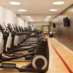 Sheraton Tribeca New York Hotel фитнесс-зал