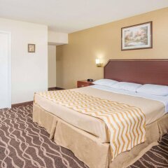 Travelodge by Wyndham Terre Haute in Terre Haute, United States of America from 64$, photos, reviews - zenhotels.com guestroom