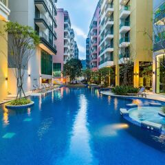 Отель Citrus Grande Hotel Pattaya by Compass Hospitality Таиланд, Паттайя - отзывы, цены и фото номеров - забронировать отель Citrus Grande Hotel Pattaya by Compass Hospitality онлайн бассейн фото 3