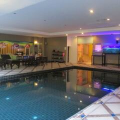 Pattaya Loft Hotel бассейн