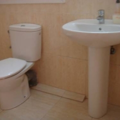 Отель Hostal Turis Alba Барселона ванная фото 2