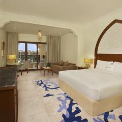 Отель DoubleTree by Hilton Resort & Spa Marjan Island комната для гостей фото 9