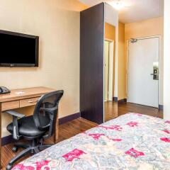 Отель Howard Johnson by Wyndham Toronto Downtown West Канада, Торонто - отзывы, цены и фото номеров - забронировать отель Howard Johnson by Wyndham Toronto Downtown West онлайн удобства в номере