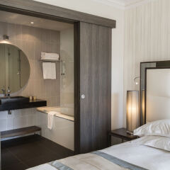 Отель Hôtel Le Canberra - Hôtels Ocre et Azur ванная фото 2