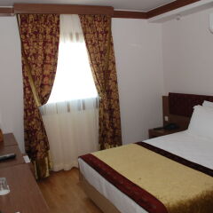 The Corner Hotel комната для гостей