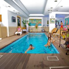 Grand Hilarium Hotel бассейн