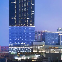 Отель Four Points By Sheraton Surabaya Сурабая городской автобус