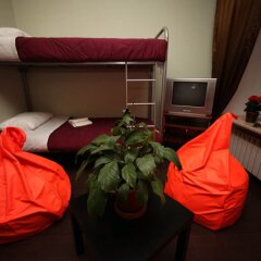 Acme Hostel сейф в номере