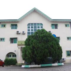 Отель Planet Guest House Калабар парковка