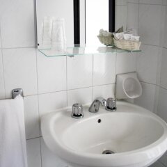 Hotel Laura Римини ванная