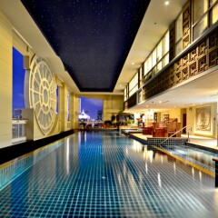 Отель Mayfair, Bangkok - Marriott Executive Apartments Таиланд, Бангкок - 1 отзыв об отеле, цены и фото номеров - забронировать отель Mayfair, Bangkok - Marriott Executive Apartments онлайн бассейн фото 2