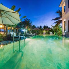 Отель Luna Villa Homestay бассейн
