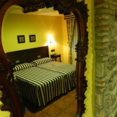 Отель La Posada del Rey сейф в номере