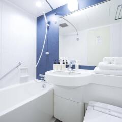 Отель Villa Fontaine Tokyo-Nihombashi Mitsukoshimae Япония, Токио - 1 отзыв об отеле, цены и фото номеров - забронировать отель Villa Fontaine Tokyo-Nihombashi Mitsukoshimae онлайн ванная фото 2