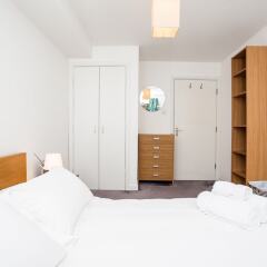 Отель Charming Peaceful 2 Bed with Parking and Garden Великобритания, Лондон - отзывы, цены и фото номеров - забронировать отель Charming Peaceful 2 Bed with Parking and Garden онлайн комната для гостей фото 2