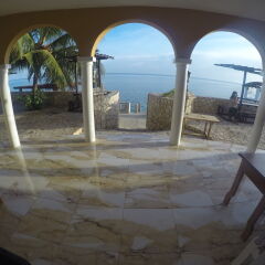 Отель Waters Edge Guest House пляж
