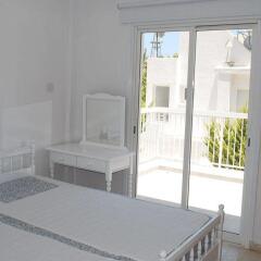 Апартаменты Flisvos Beach Apartments комната для гостей фото 2