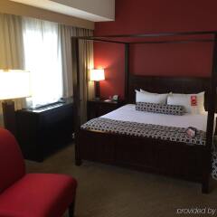Отель Crowne Plaza Columbus - Downtown США, Колумбус - отзывы, цены и фото номеров - забронировать отель Crowne Plaza Columbus - Downtown онлайн сейф в номере