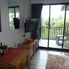 Отель The Deck Condominium балкон