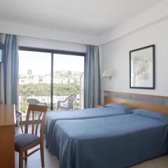Hotel y Apartamentos Casablanca комната для гостей