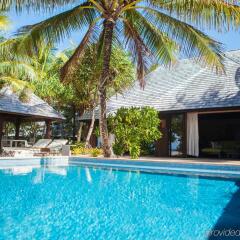 Отель The St Regis Bora Bora Resort Французская Полинезия, Бора-Бора - отзывы, цены и фото номеров - забронировать отель The St Regis Bora Bora Resort онлайн бассейн