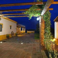 Отель Herdade Naveterra Rural Lodge & Spa парковка