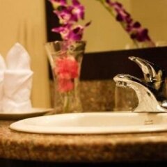 Отель Hue Smile Hotel Вьетнам, Хюэ - отзывы, цены и фото номеров - забронировать отель Hue Smile Hotel онлайн ванная фото 2