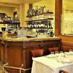Отель Hôtel Restaurant Au Bœuf Couronné Париж гостиничный бар
