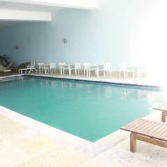 Le Vendome Hotel бассейн