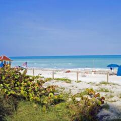 Отель Holiday Inn Miami Beach-Oceanfront пляж