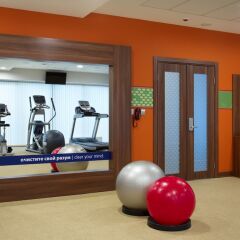 Отель Hampton by Hilton Minsk City Center Минск фитнесс-зал фото 3