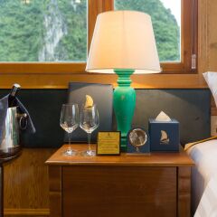 Отель Maya Halong Cruises в номере
