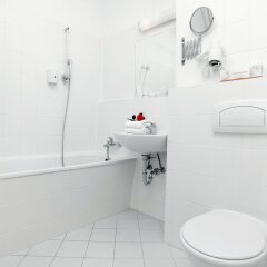 Отель Atrium Charlottenburg Берлин ванная
