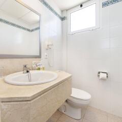 Отель Globales Cala´n Blanes Испания, Кала-эн-Бланес - отзывы, цены и фото номеров - забронировать отель Globales Cala´n Blanes онлайн ванная