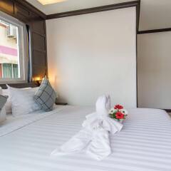 Отель Hallo Patong Dormtel And Restaurant Патонг комната для гостей фото 5