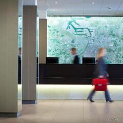 Отель Crowne Plaza Antwerpen Бельгия, Антверпен - 1 отзыв об отеле, цены и фото номеров - забронировать отель Crowne Plaza Antwerpen онлайн интерьер отеля фото 3