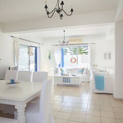 Отель Mimosa Seafront Villa Кипр, Протарас - отзывы, цены и фото номеров - забронировать отель Mimosa Seafront Villa онлайн комната для гостей фото 3