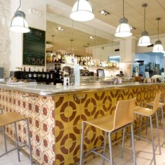 Отель Hostal La Lonja гостиничный бар