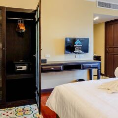 Siri Heritage Bangkok Hotel сейф в номере