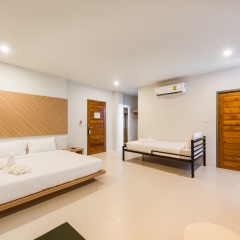 Отель Phuket Marine Poshtel комната для гостей