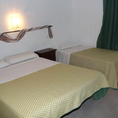 Отель Hostal Isabel Испания, Бланес - отзывы, цены и фото номеров - забронировать отель Hostal Isabel онлайн комната для гостей фото 2