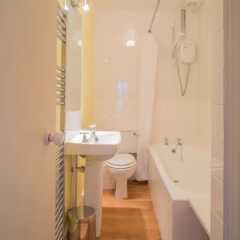 Апартаменты Elgin Crescent Apartment ванная