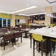 Отель Courtyard by Marriott Kingston, Jamaica Ямайка, Кингстон - отзывы, цены и фото номеров - забронировать отель Courtyard by Marriott Kingston, Jamaica онлайн питание фото 3